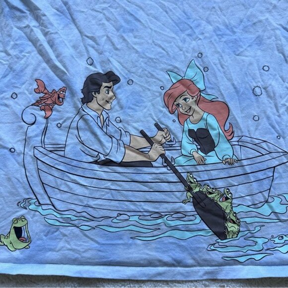 Box Lunch | Ariel "Part of Your World" Short Sleeve Tee | Size Medium - Picture 4 of 7